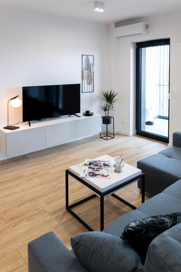 Downtown Apartments ,Next To Spodek-Free Parking Katowice Bagian luar foto